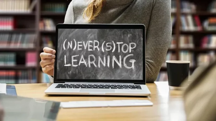 estudiar informatica a distancia